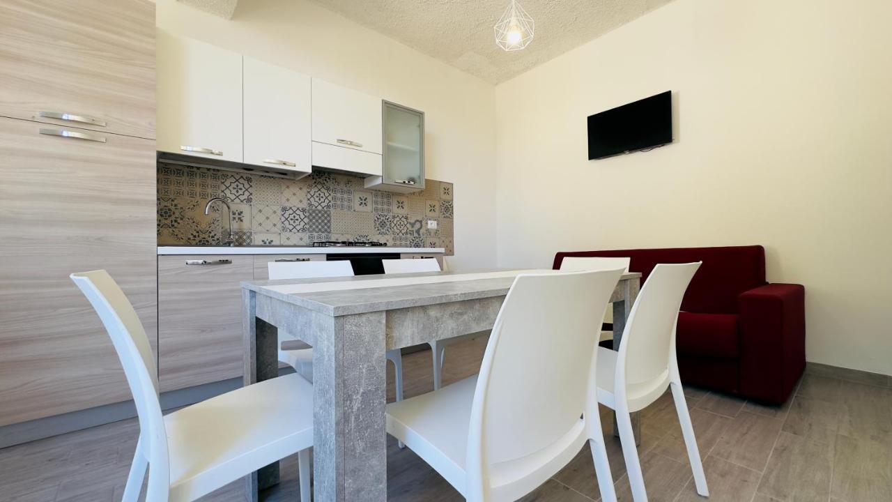 Ninfa Sul Mare Apartments 50 M E T R I Dal Mare Parcheggio Gratuito Custodito Капо-Ватикано Экстерьер фото